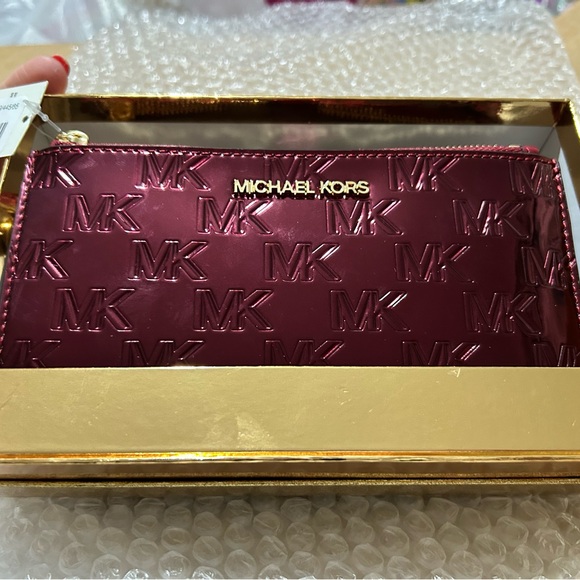 Michael Kors Jet Set MK Facet Logo Embossed Specchio Double Zip Wristlet DeepRED - Picture 6 of 6